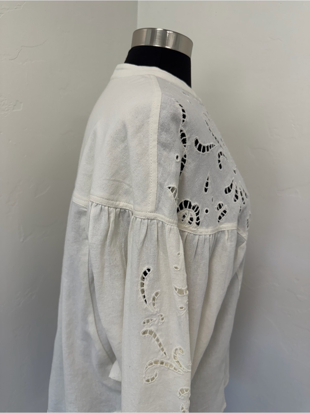 Anthropologie Pilcro Structured Eyelet Blouse Cream Button-Front Shirt Size S - Picture 10 of 17